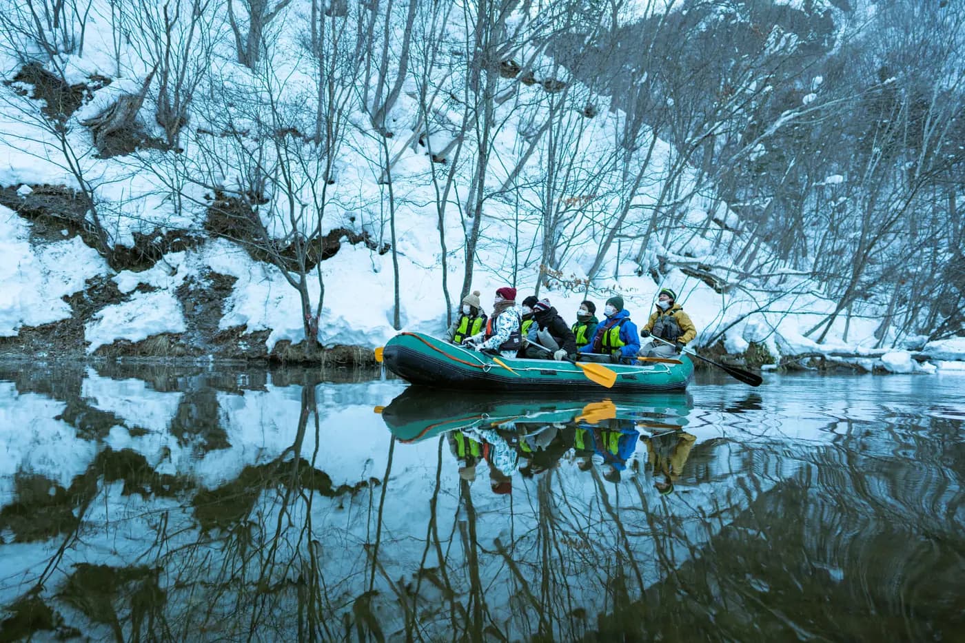 定山渓の雪景色と渓谷美